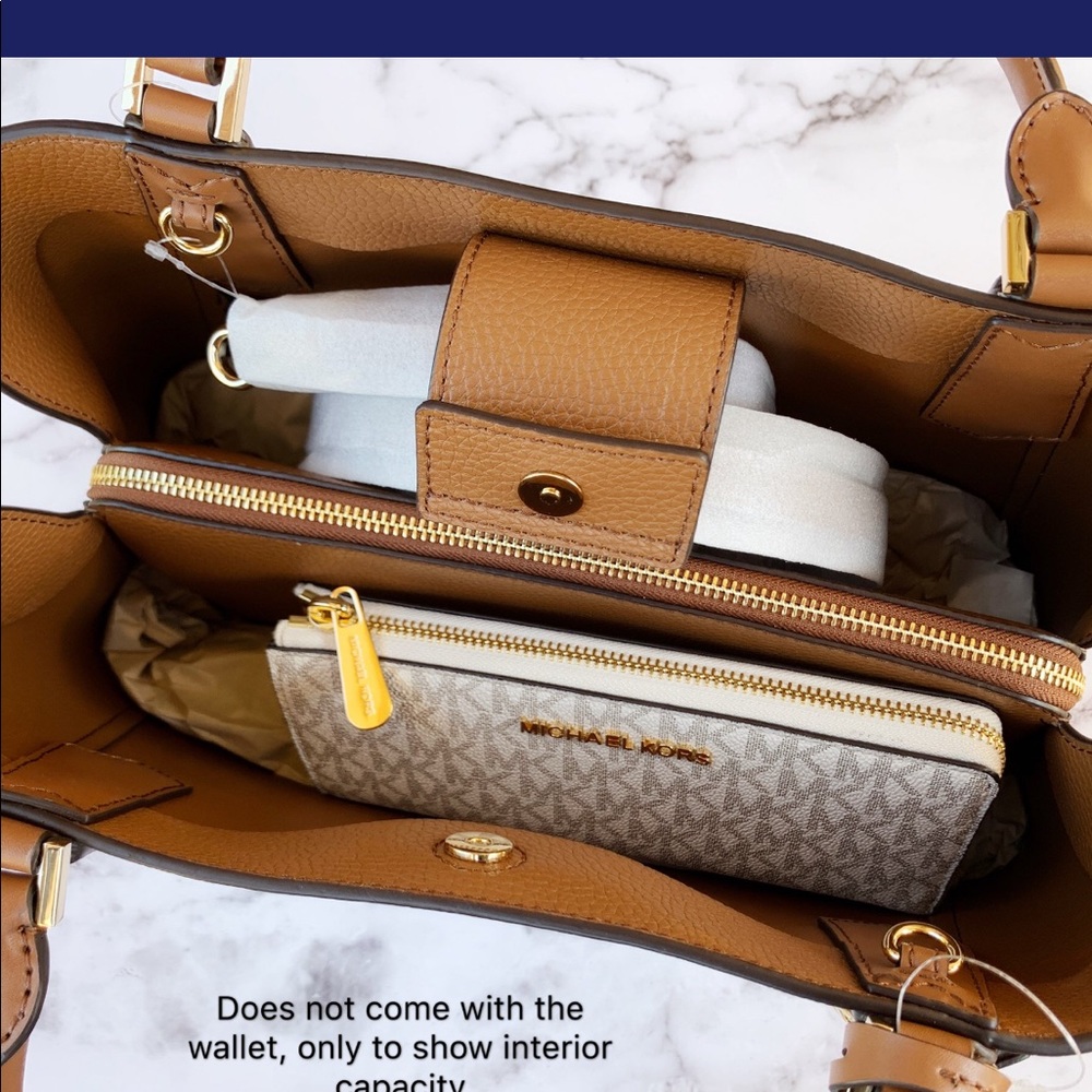 ‼️SALE‼️ Michael Kors Satchel Wallet SET - Picture 8 of 8